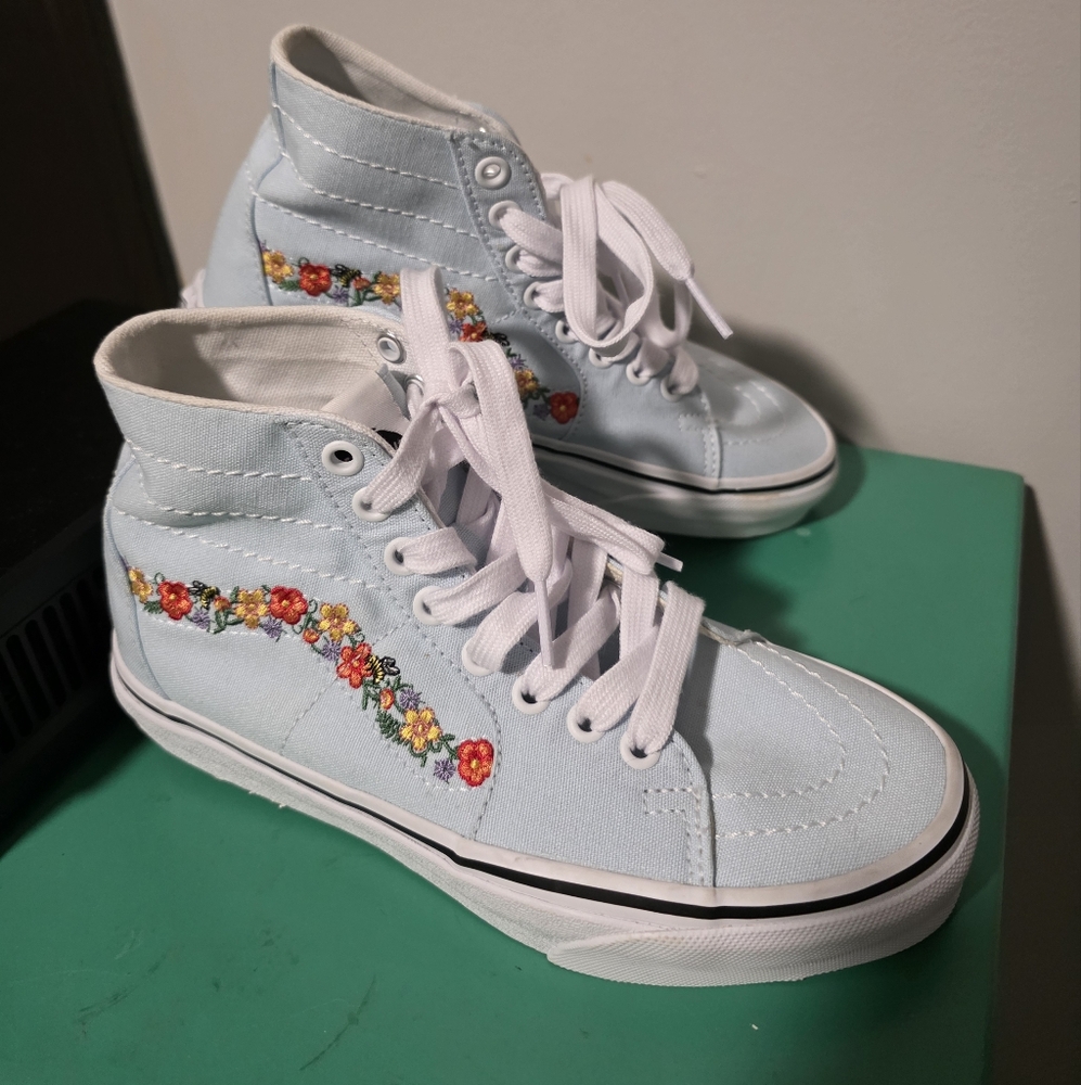 Like NEW! Vans Sk8-Hi Floral Embroidered High-Top Sneakers